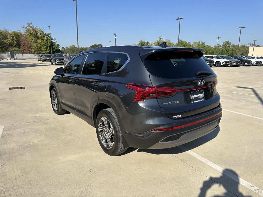 2022 Hyundai Santa Fe SE photo 3