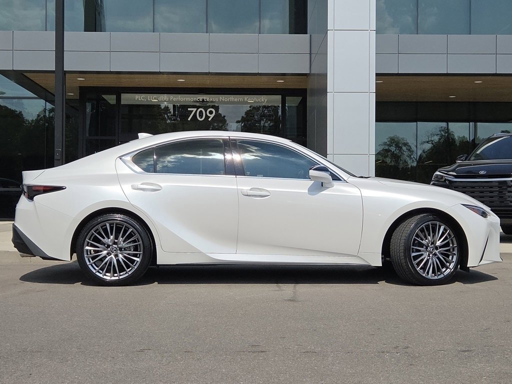 2022 Lexus IS 300 photo 26