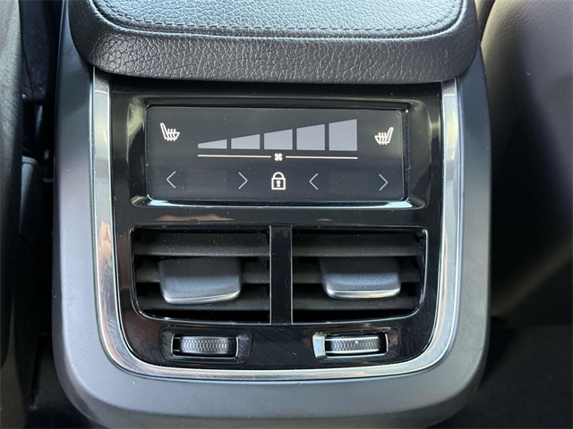 2020 Volvo XC90 T6 Momentum photo 20
