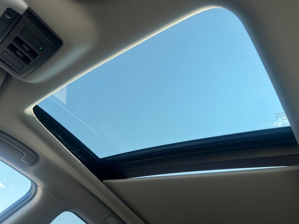 2025 Nissan Pathfinder SV photo 7