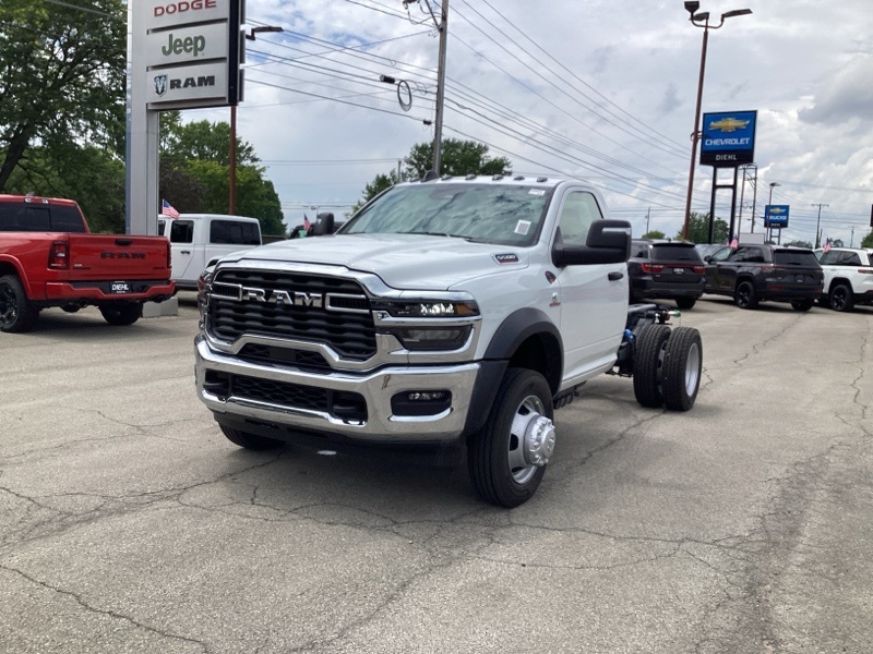 2025 Ram 5500 Tradesman photo 3