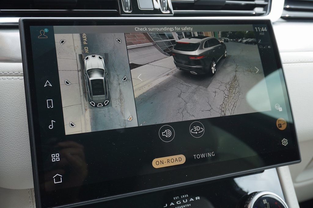 2025 JAGUAR F-PACE - Image 29