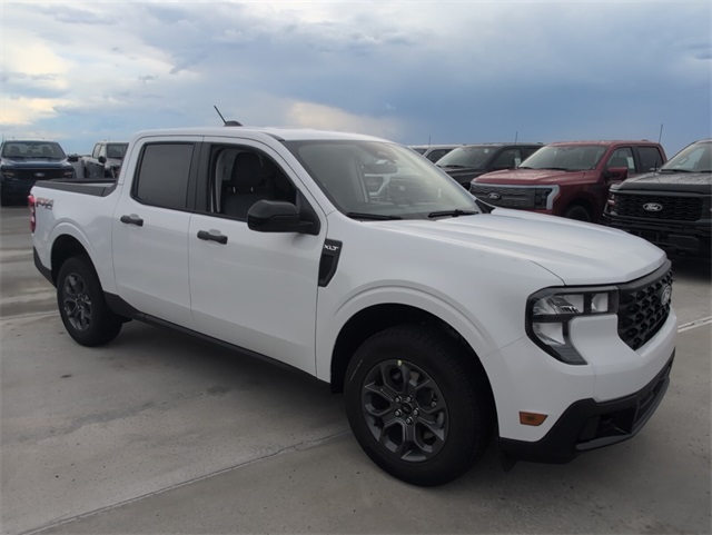 2025 Ford Maverick XLT photo 2
