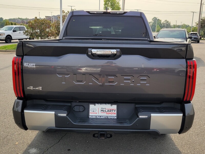2022 Toyota Tundra Limited CrewMax photo 9