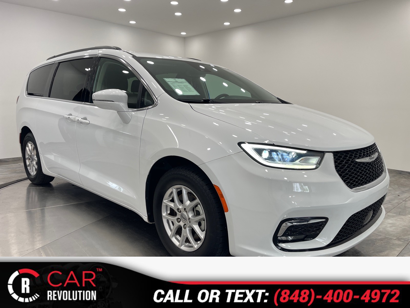 2022 Chrysler Pacifica Touring L's photo