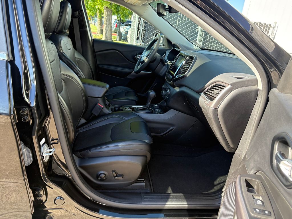 2022 Jeep Cherokee Limited photo 24