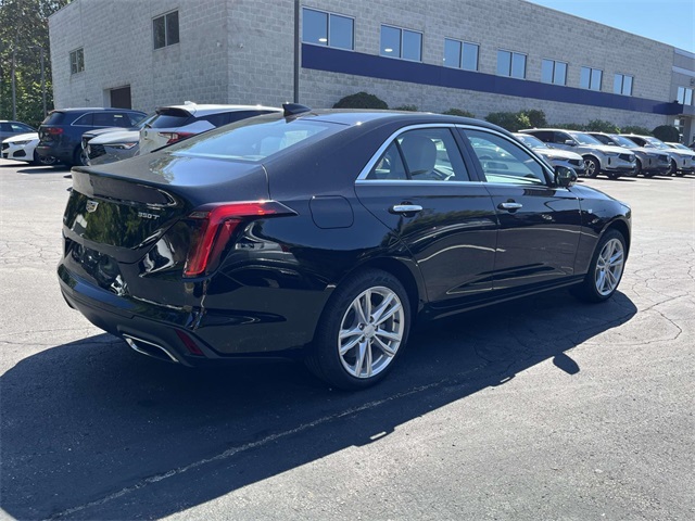 2022 Cadillac CT4 Luxury photo 3