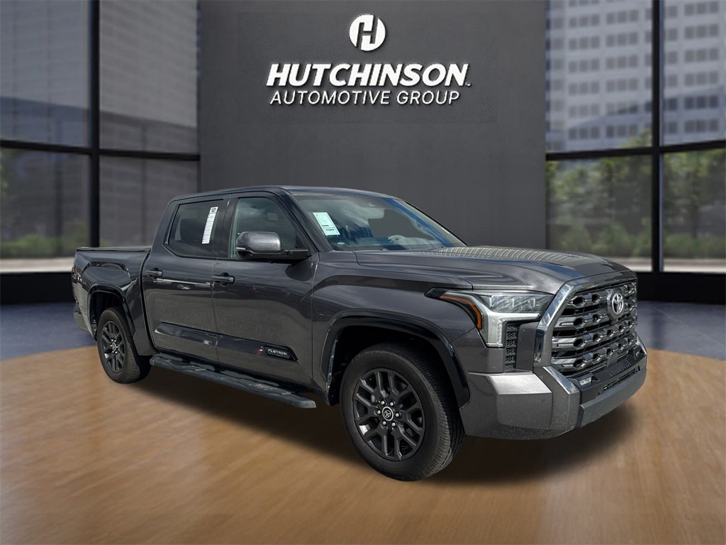 2022 Toyota Tundra Platinum's photo