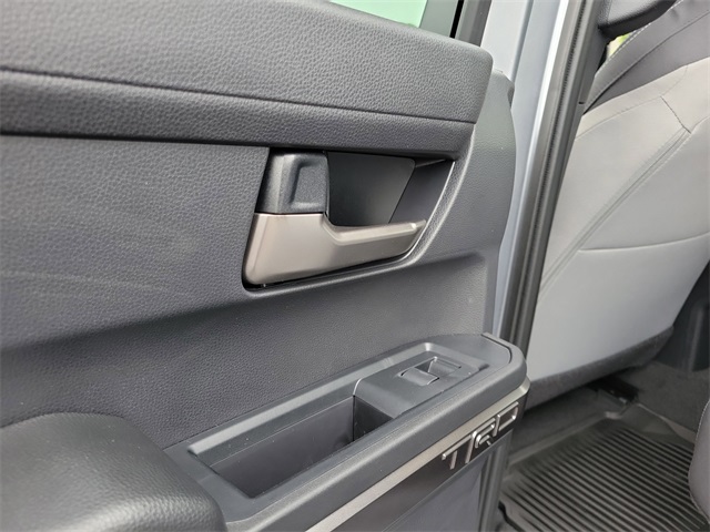 2025 Toyota Tacoma TRD Off-Road Double Cab photo 12