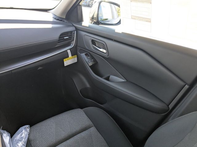 2026 Nissan Rogue SV photo 12