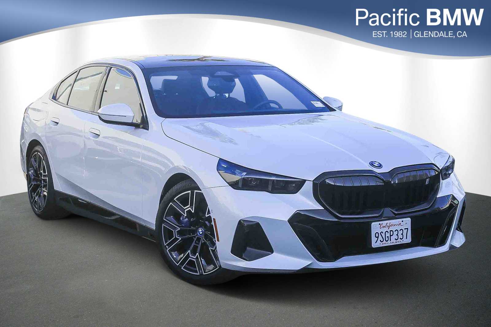 2025 BMW i5 40's photo