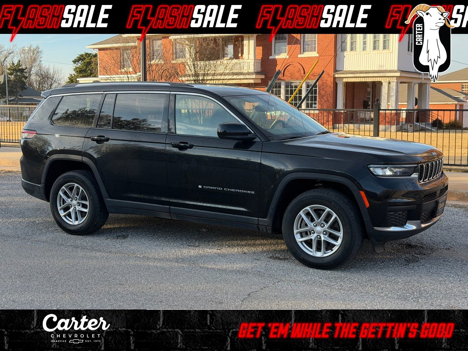 2023 Jeep Grand Cherokee L Laredo's photo