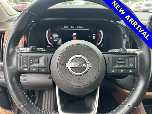 2023 Nissan Pathfinder Platinum photo 16