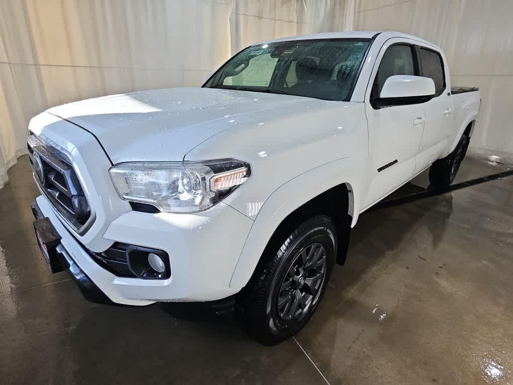 2021 Toyota Tacoma SR5's photo