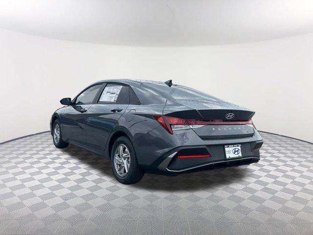 2025 Hyundai Elantra SE photo 7