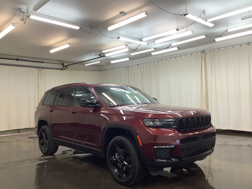 2025 Jeep Grand Cherokee Limited photo 2