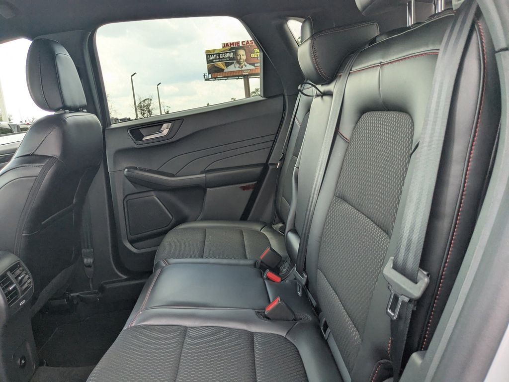 2025 Ford Escape ST-Line photo 13