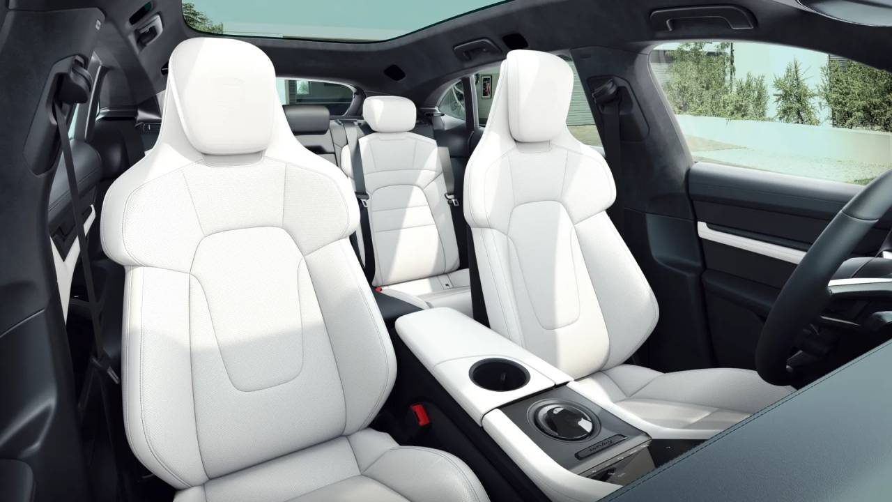 2024 Porsche Taycan GTS Sport Turismo photo 4