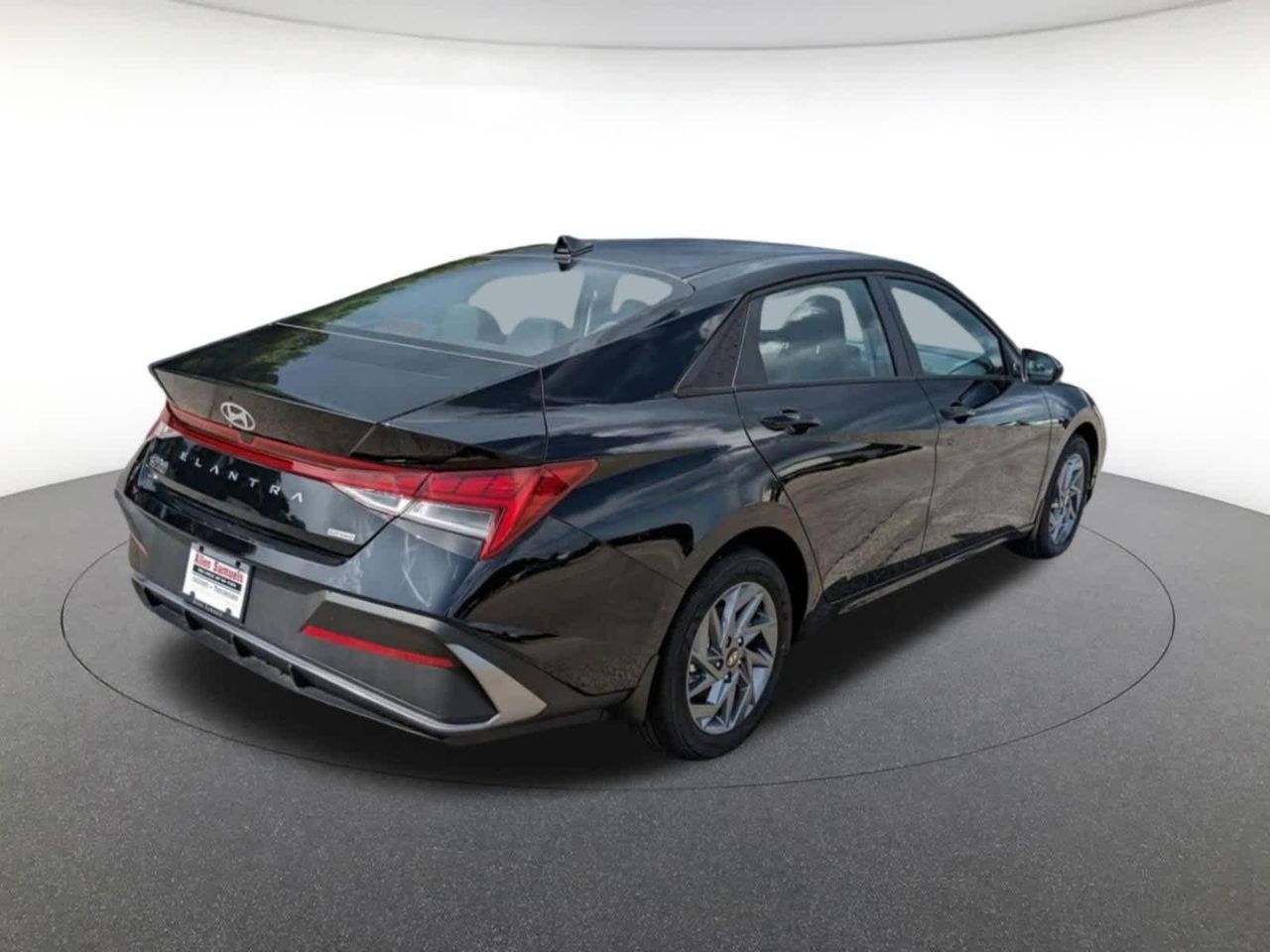 2025 Hyundai Elantra Hybrid Blue photo 4