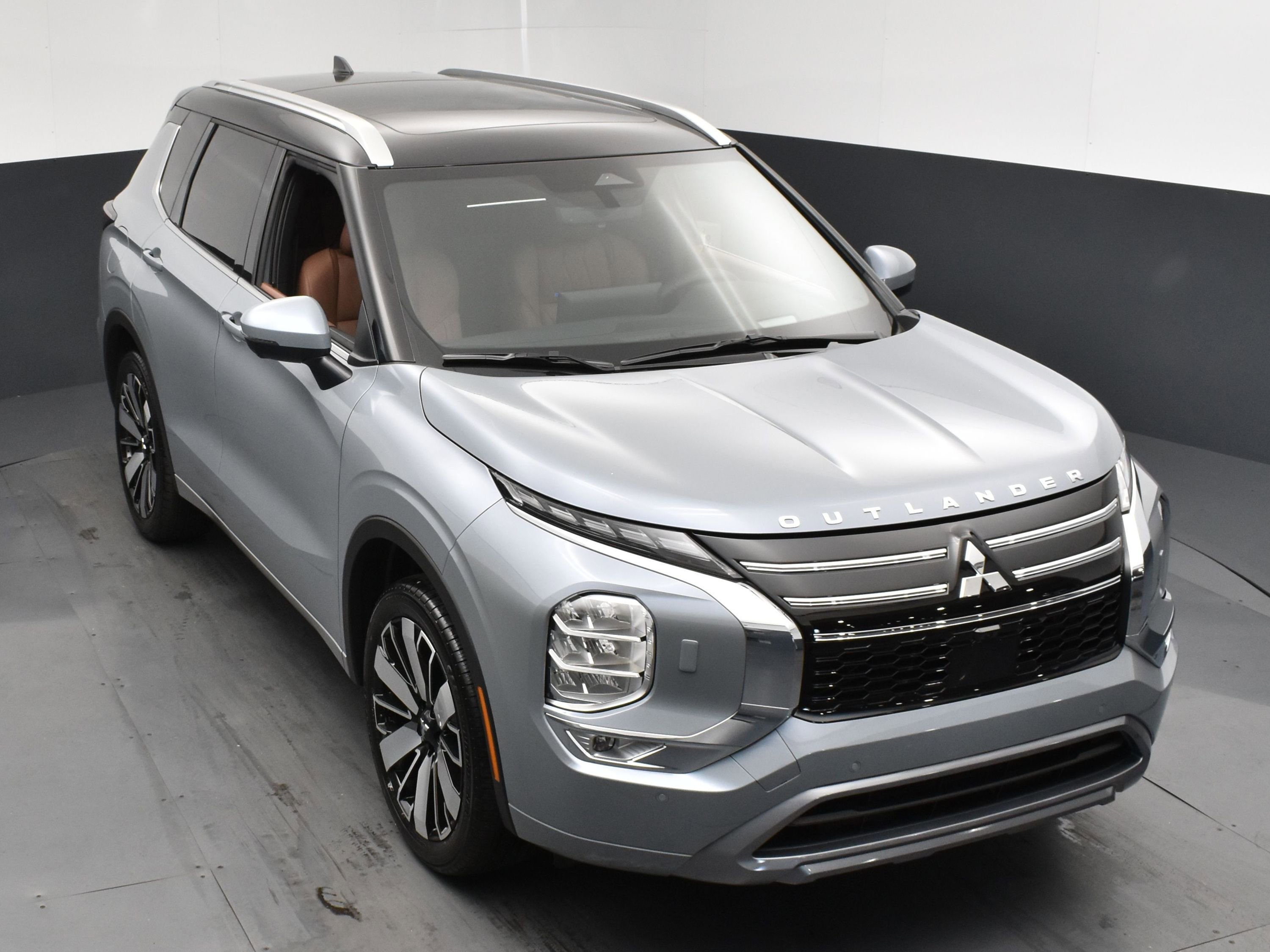 2025 Mitsubishi Outlander SEL photo 17