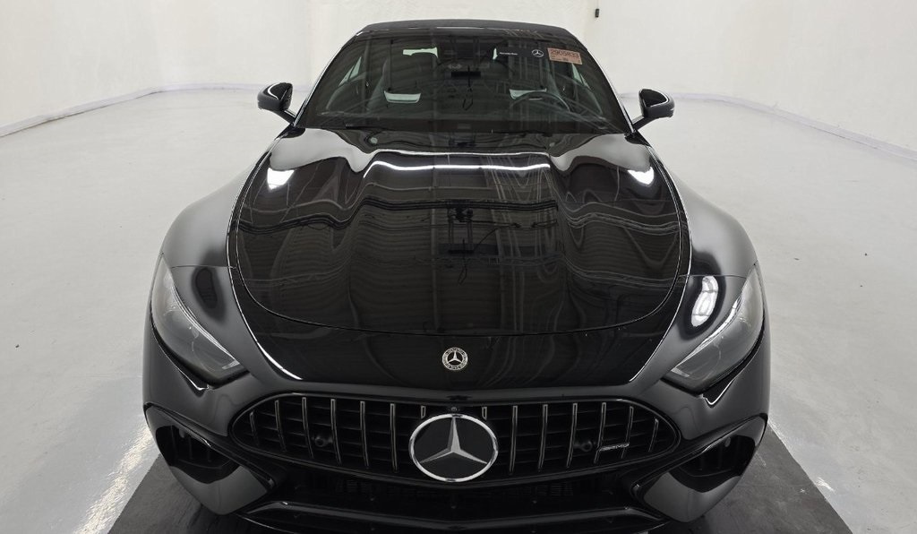 2022 Mercedes Benz SL 63 AMG photo 2