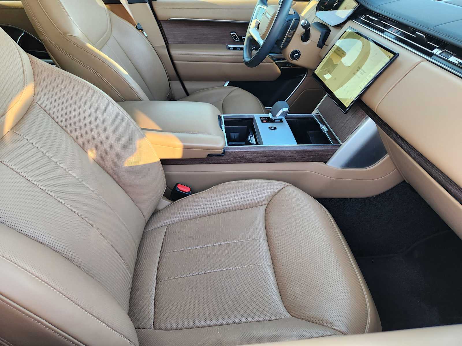 2024 Land Rover Range Rover SE photo 12