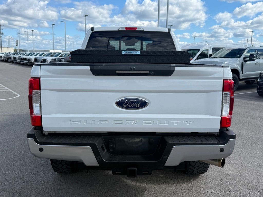 2019 Ford F-250 Lariat photo 18