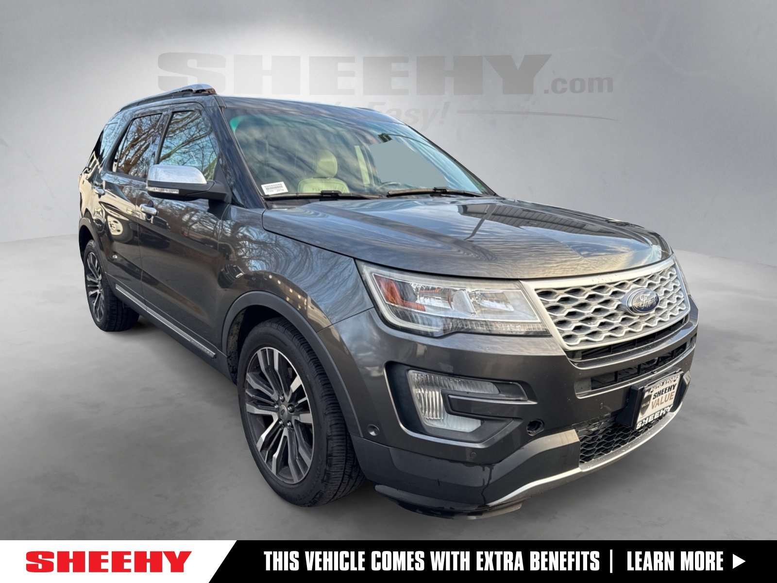 2016 Ford Explorer Platinum's photo