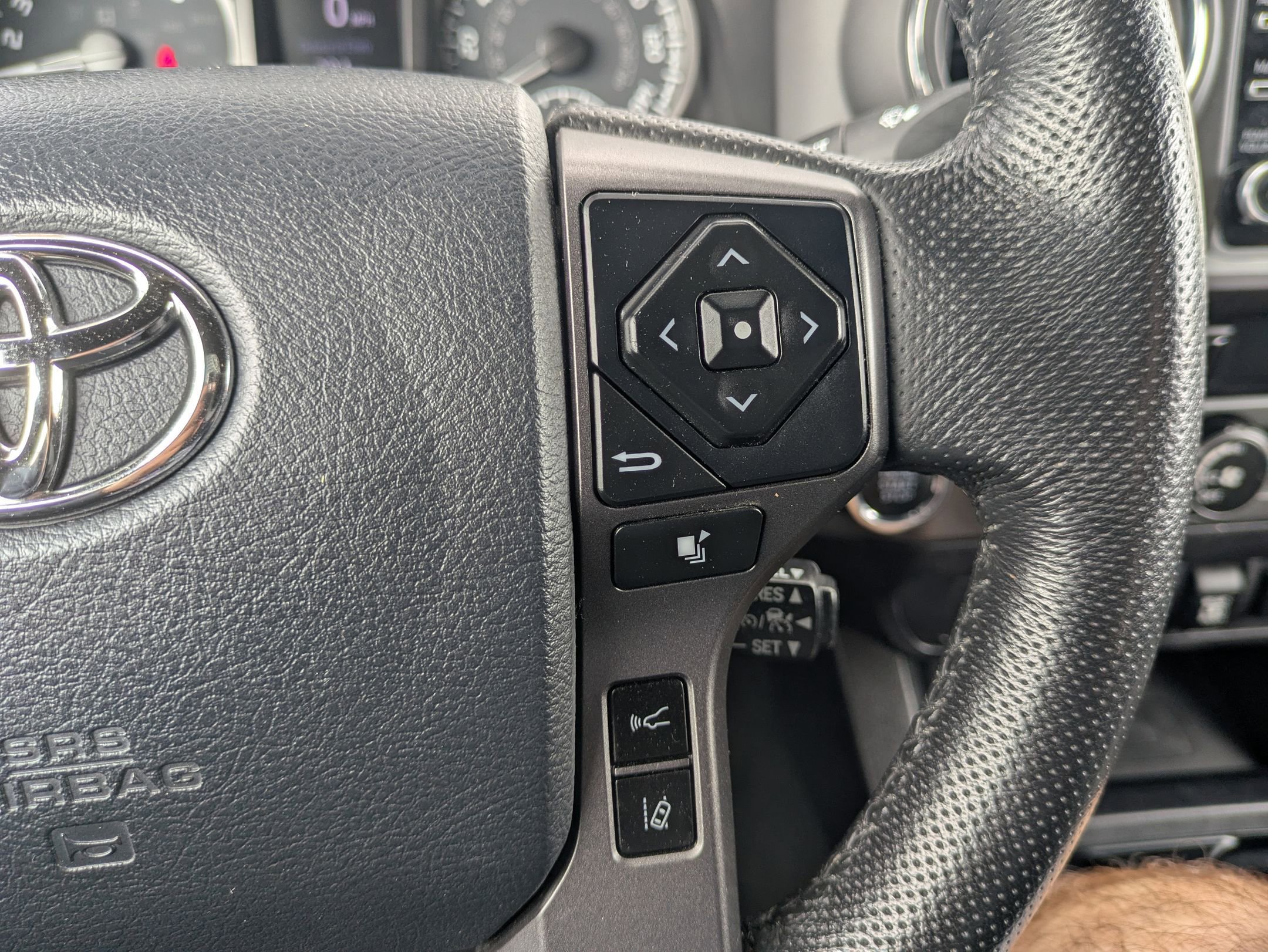 2020 Toyota Tacoma SR5 photo 16