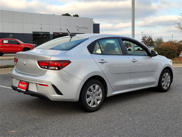 2022 Kia Rio LX photo 2