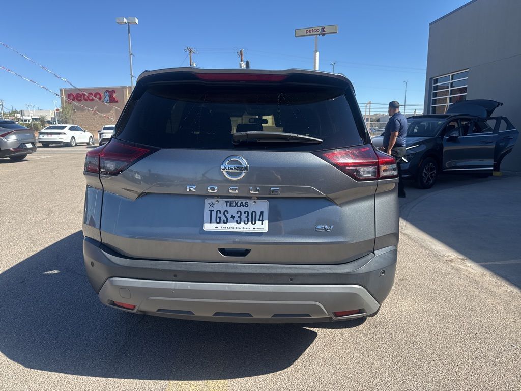 2021 Nissan Rogue SV photo 2