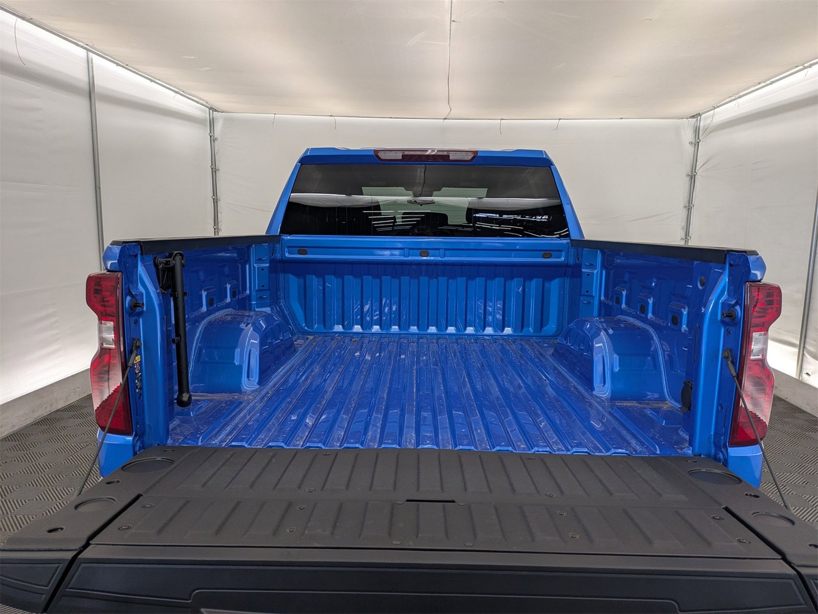 2025 Chevrolet Silverado 1500 Custom photo 32