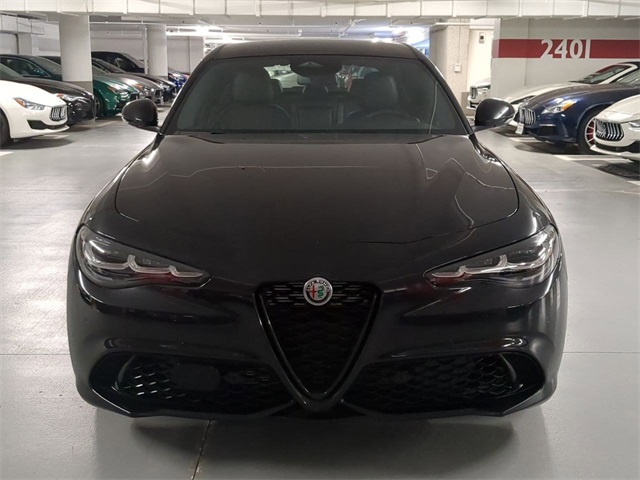 2025 Alfa Romeo Giulia Base photo 2