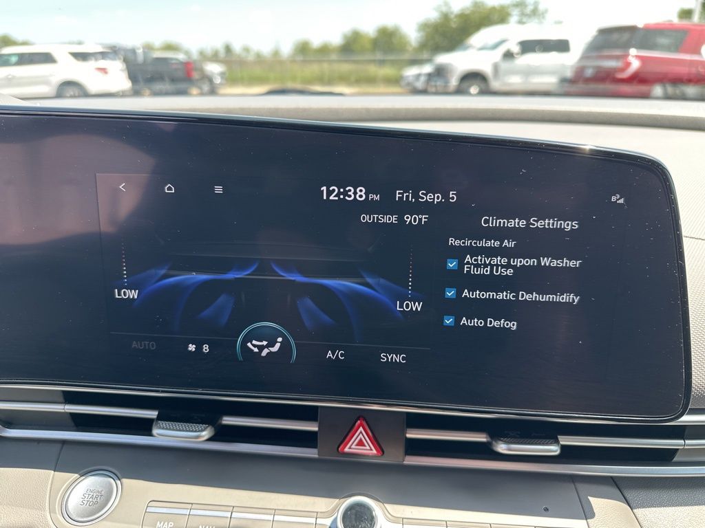 2023 Hyundai Elantra SEL photo 23