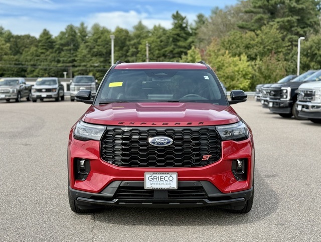 2025 Ford Explorer ST photo 9