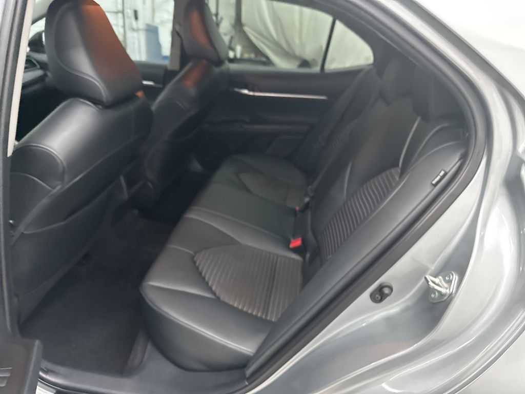 2021 Toyota Camry SE photo 18