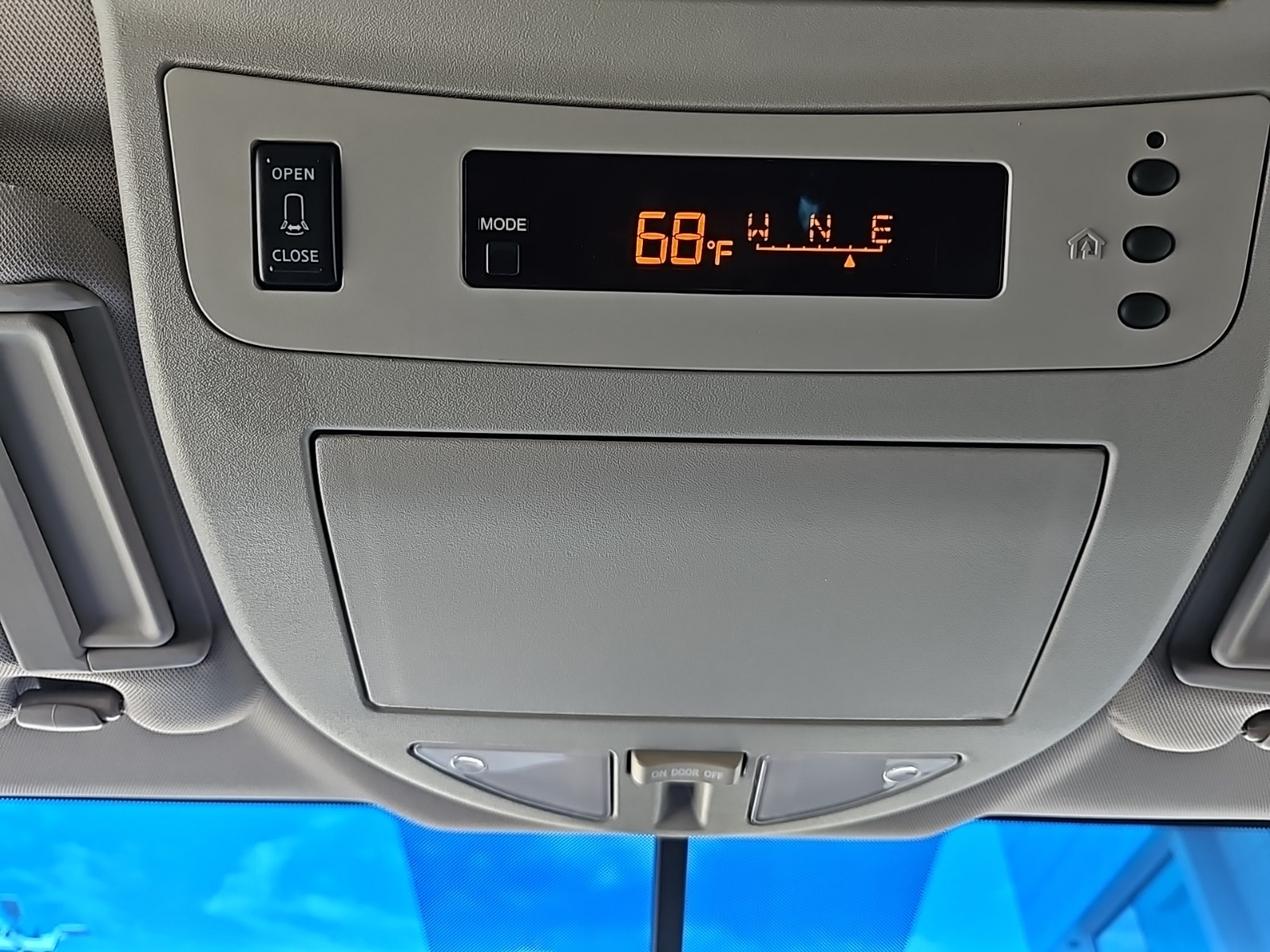 2005 Nissan Armada LE photo 24