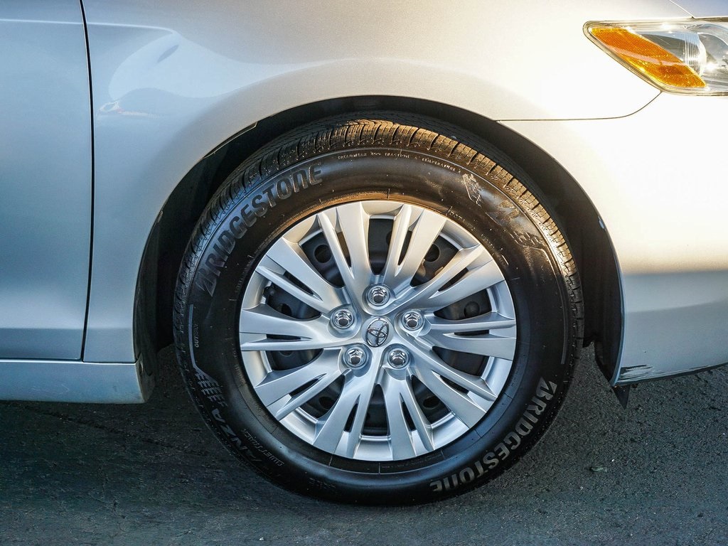 2007 Toyota Camry LE photo 10
