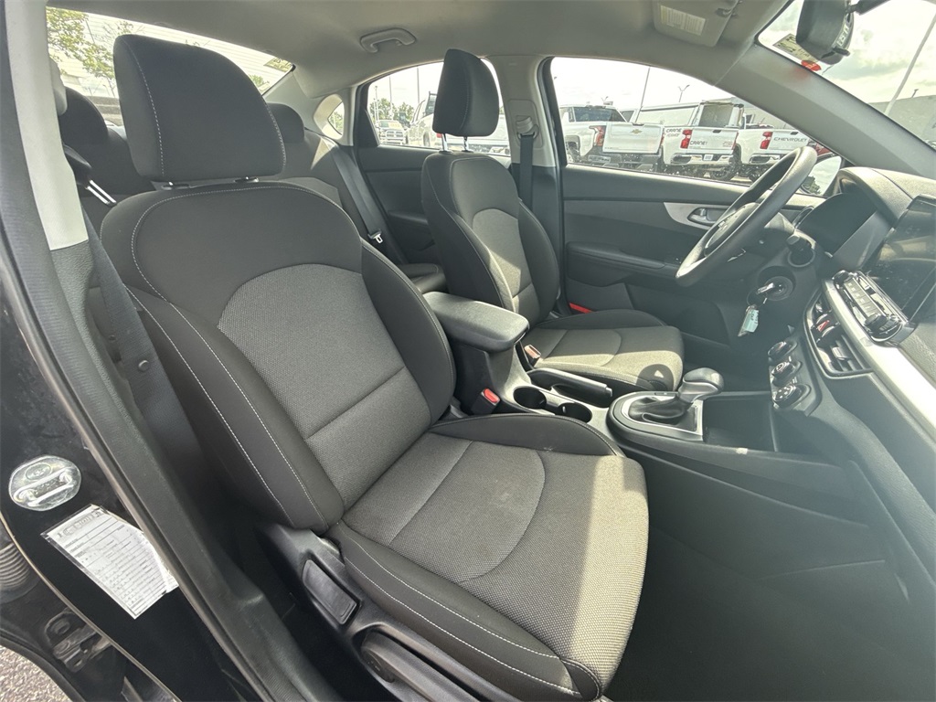 2023 Kia Forte LXS photo 23