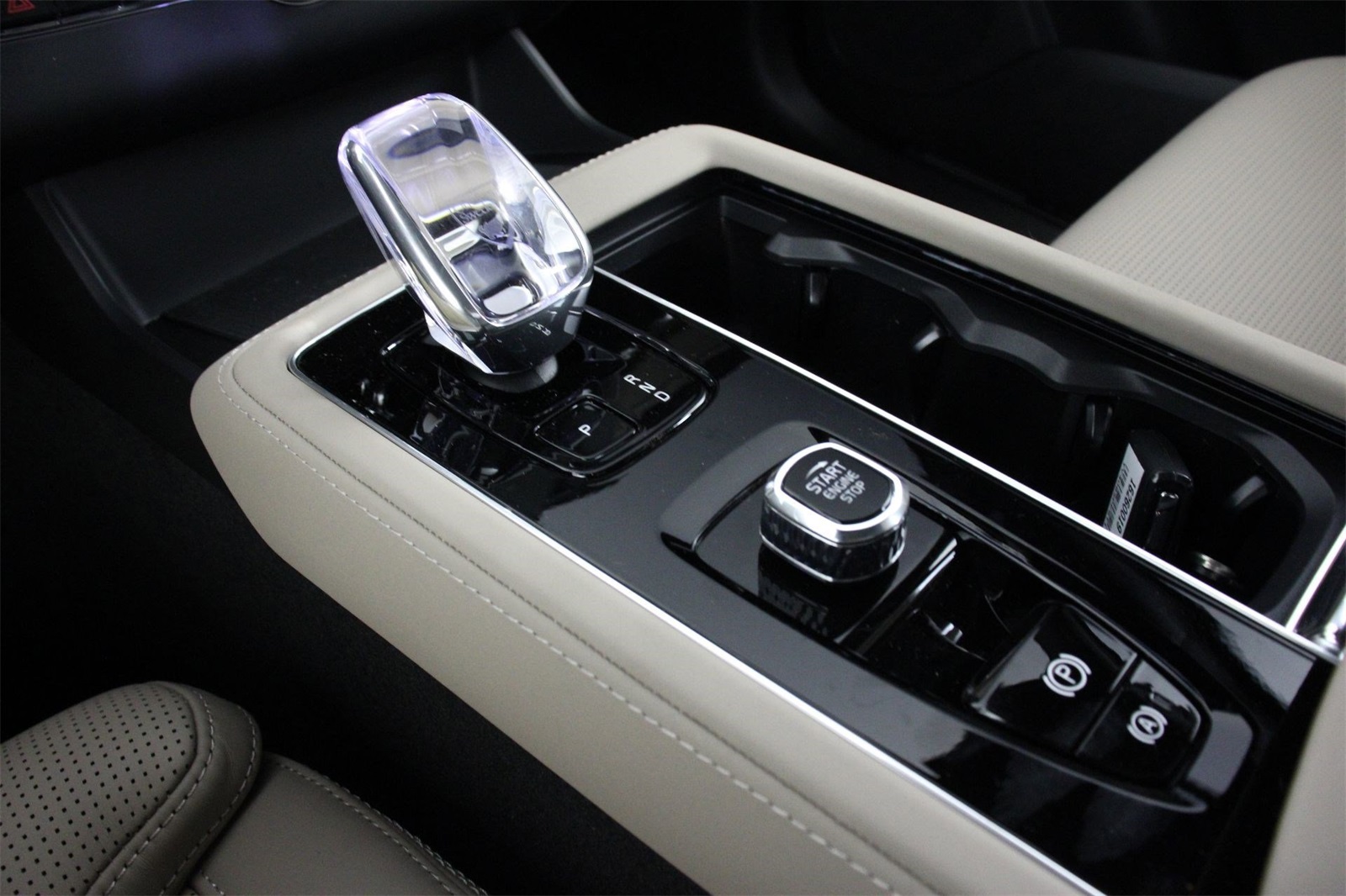 2026 Volvo XC90 photo 7