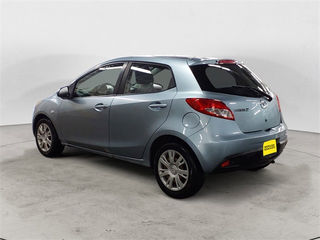 2013 Mazda Mazda2 Sport photo 3