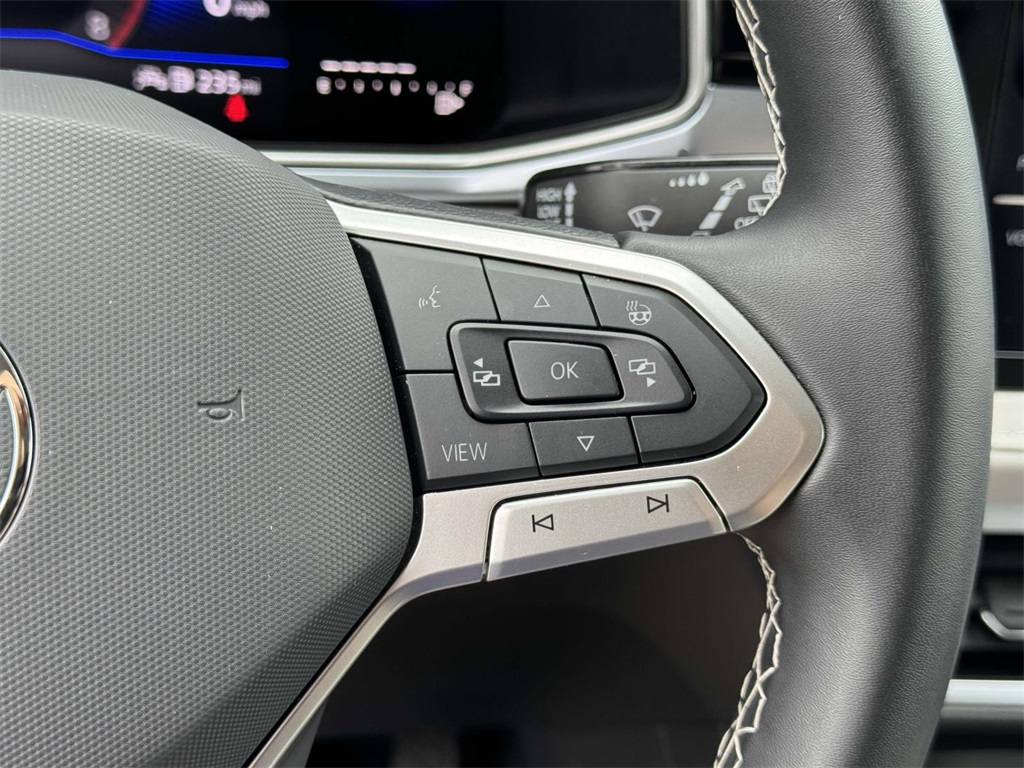 2025 Volkswagen Taos SE photo 19