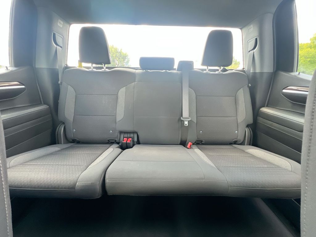 2024 Chevrolet Silverado 1500 RST photo 8