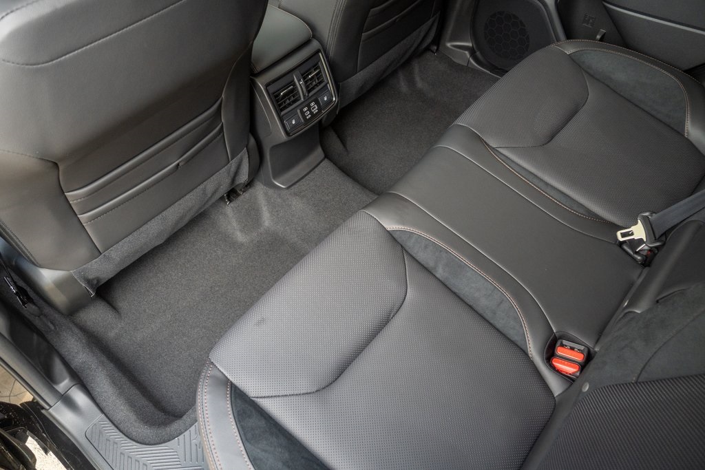 2025 Subaru Forester Touring photo 17