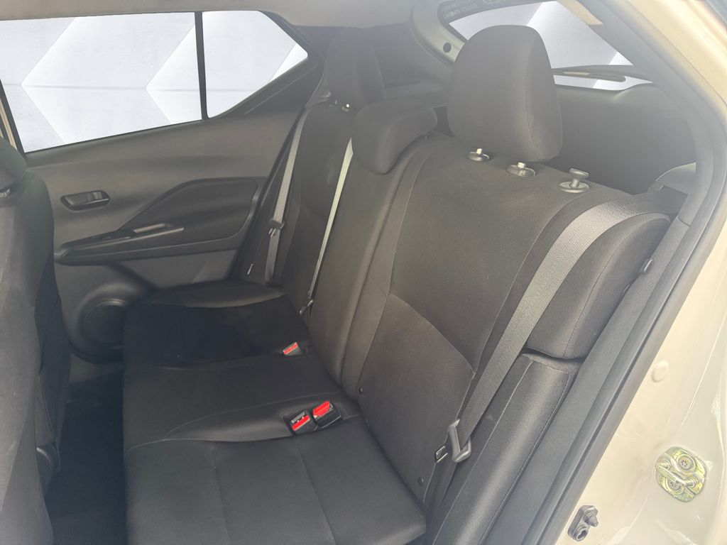2023 Nissan Kicks S photo 17