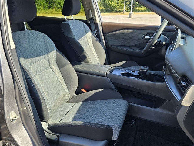 2023 Nissan Rogue SV photo 12