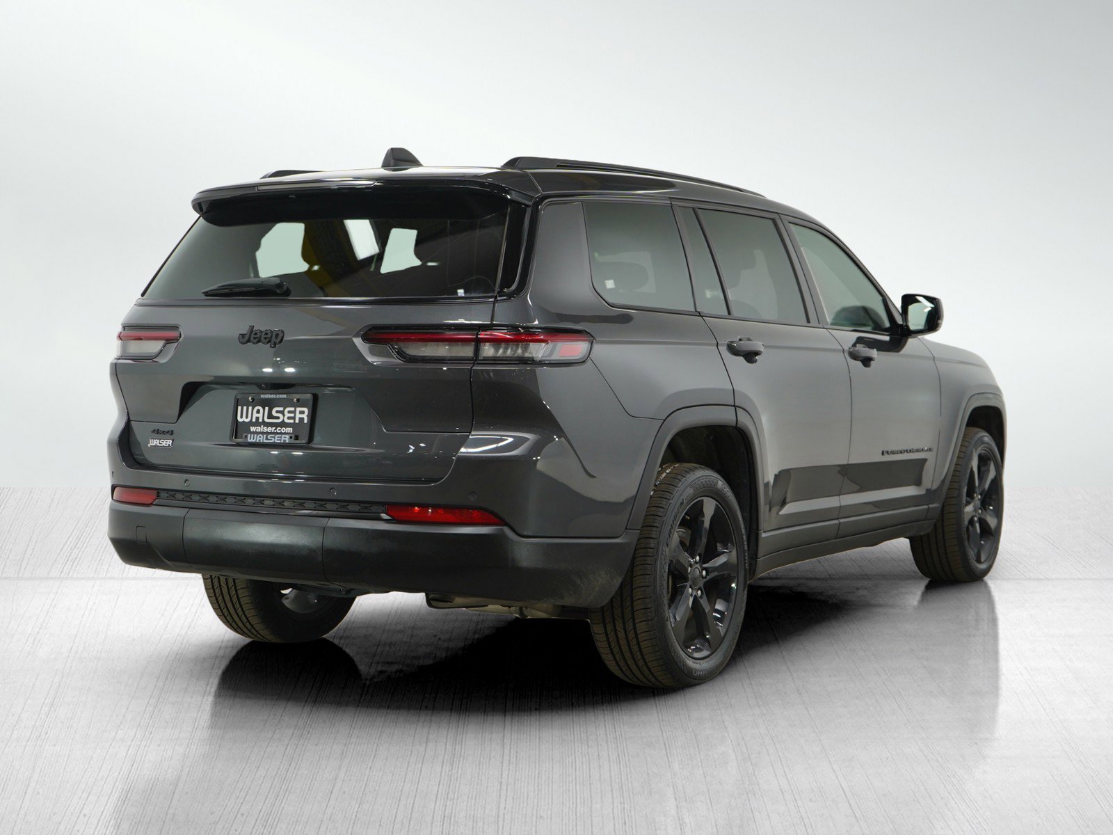2023 Jeep Grand Cherokee Laredo Altitude photo 4