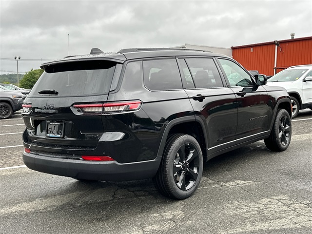 2025 Jeep Grand Cherokee Limited photo 4