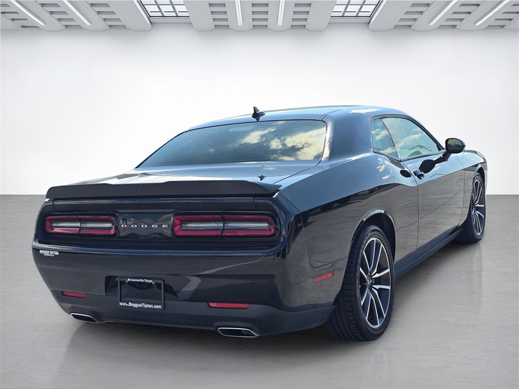 2023 Dodge Challenger GT photo 3