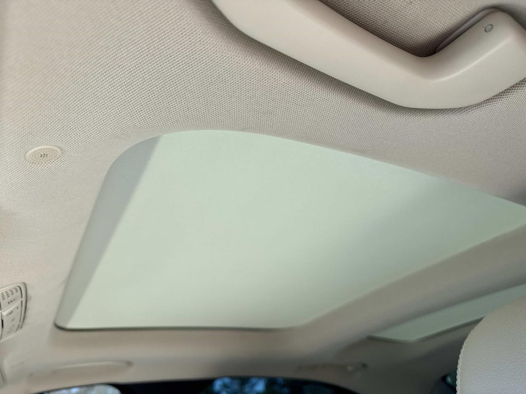 2020 Mercedes Benz C 300 photo 14